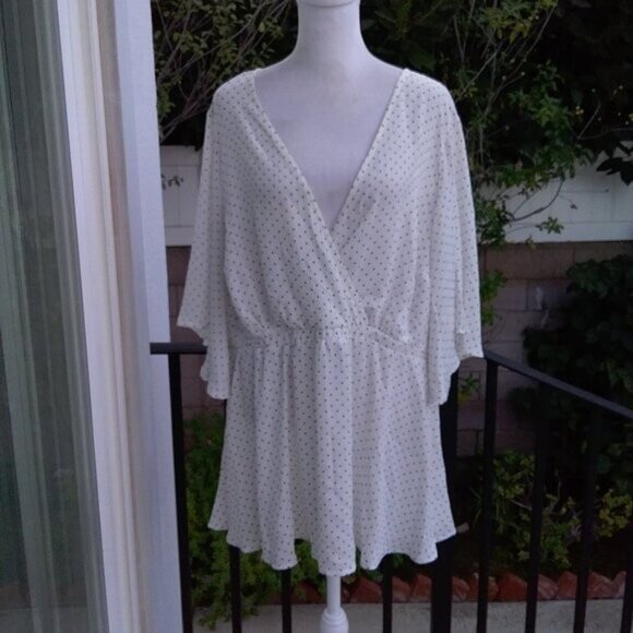 Torrid Blouse Women's 2X White--Small Black Polka Dots Georgette Faux Wrap - Picture 2 of 8